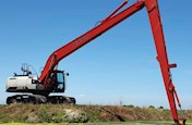 New Link-Belt Excavator Long Front on the grass ready to work